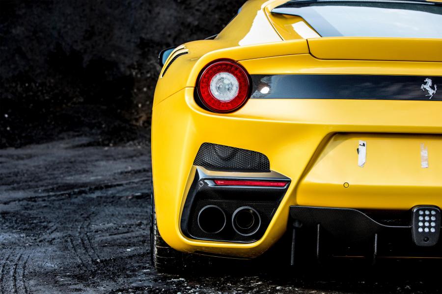 Детали экстерьера Ferrari F12tdf Tailor Made 2016 года  (UK) (фото 3 из 40)